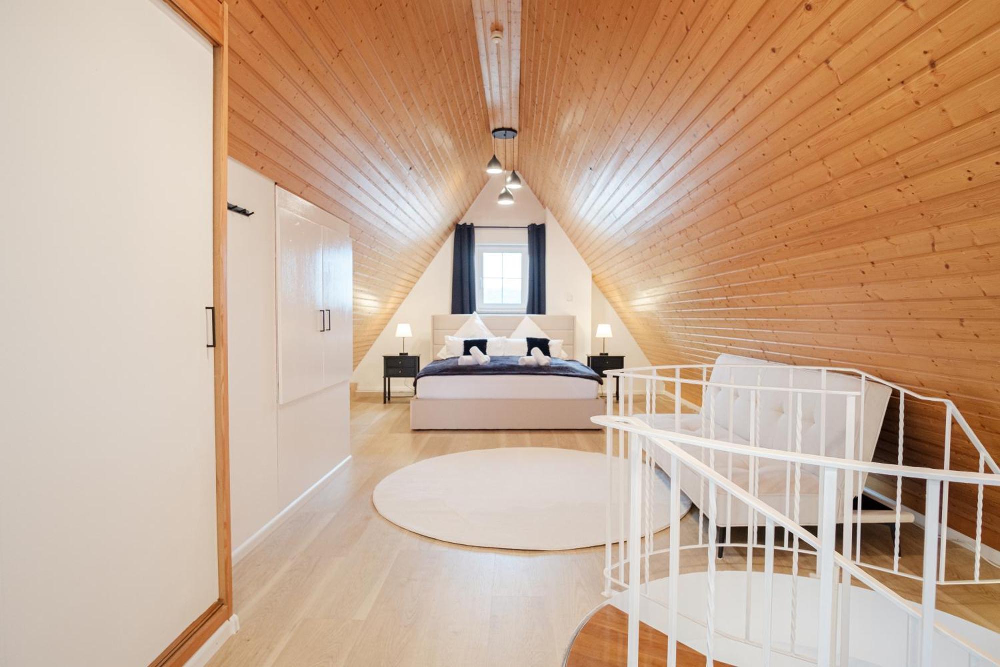 Neu Deluxe Suite Muensterblick, Maisonette, Kingsize Bett, Kueche, Netflix, Aussicht, E-Kamin Bad Sackingen Exterior photo