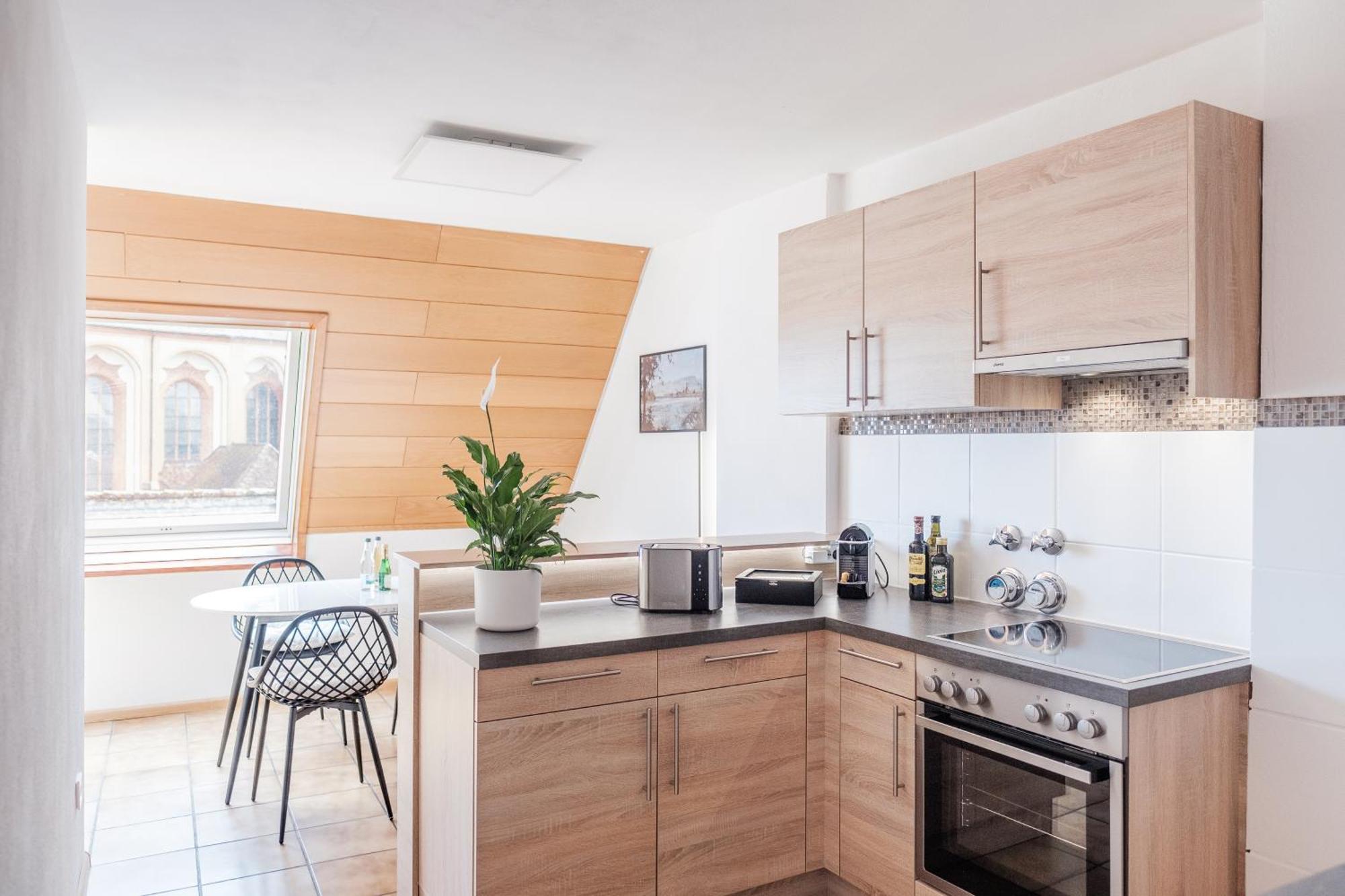 Neu Deluxe Suite Muensterblick, Maisonette, Kingsize Bett, Kueche, Netflix, Aussicht, E-Kamin Bad Sackingen Exterior photo
